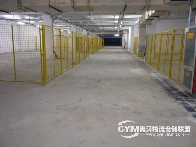 倉庫在-1樓整層，倉庫是地下庫，可以直接開車到庫位裝卸