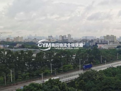 倉庫周邊的交通非常便捷，是理想中的倉儲中心